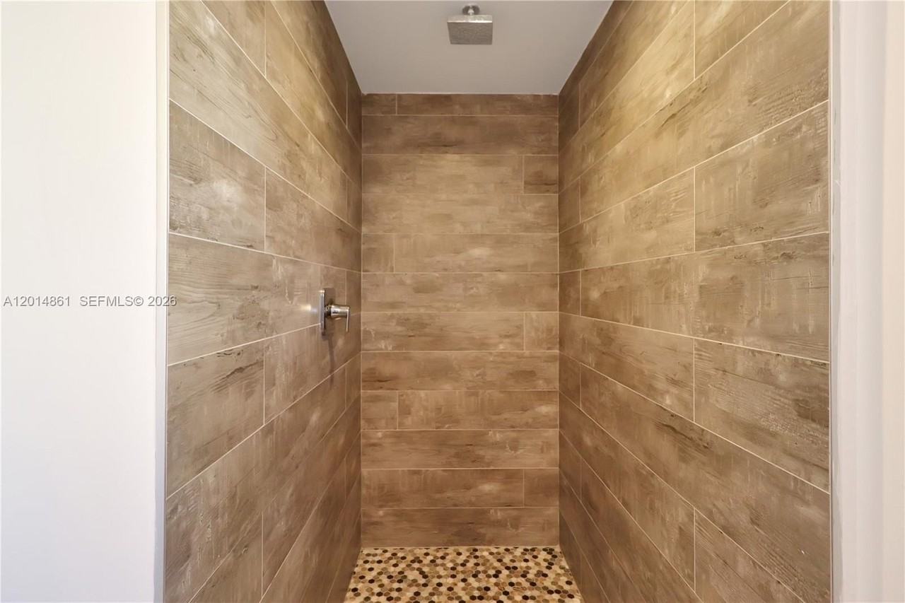 10710 Sw 43rd Ln #1 - Photo 7 of 8