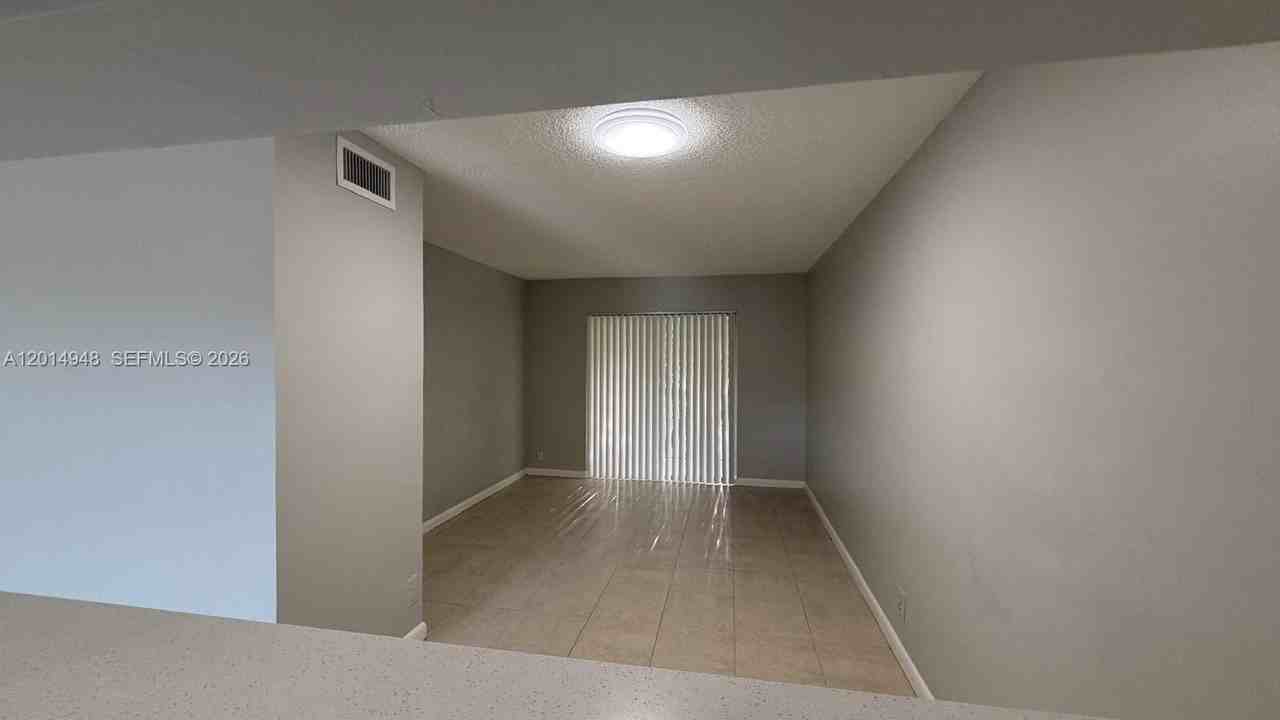 4010 Lakeside Dr #4010 - Photo 7 of 17