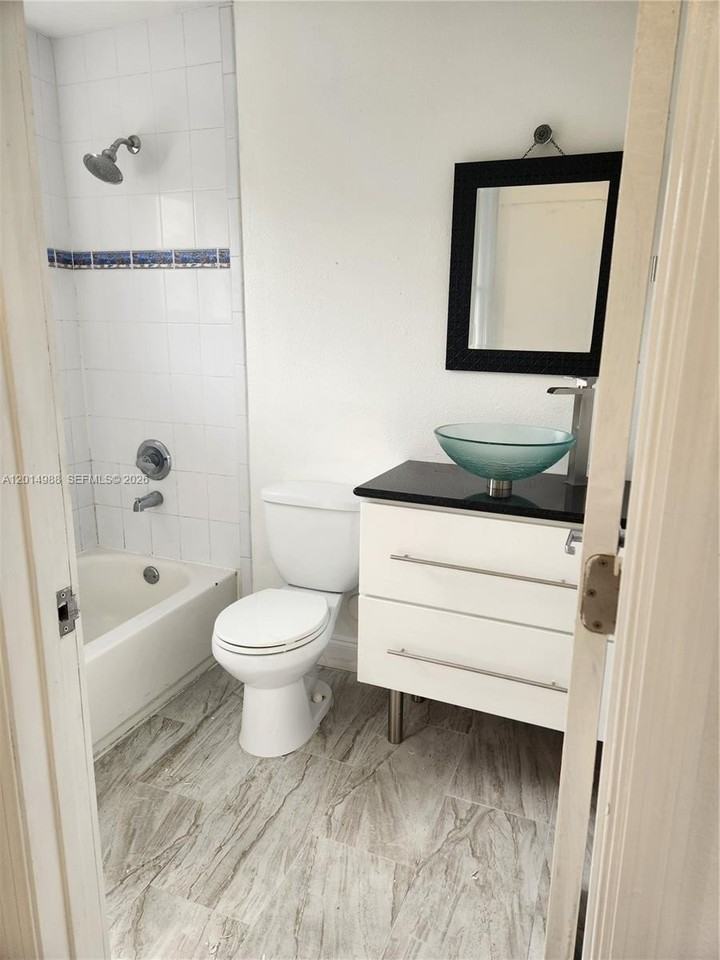 10332 Sw 211th St #0 - Photo 5 of 7