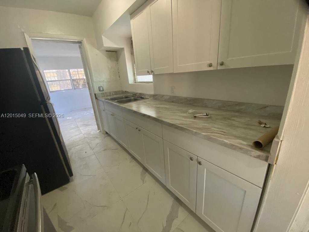 166 Nw 68th Ter #166 - Photo 4 of 10