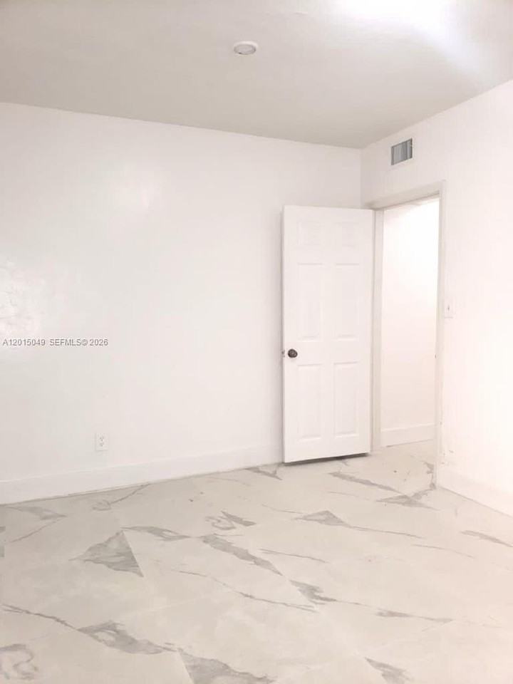 166 Nw 68th Ter #166 - Photo 6 of 10