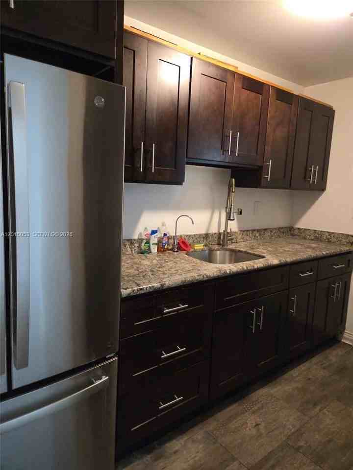 1450 Ne 170th St #202 - Photo 6 of 18