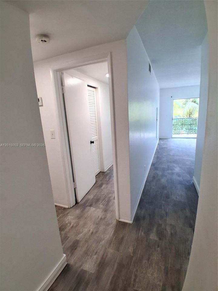 1450 Ne 170th St #202 - Photo 7 of 18