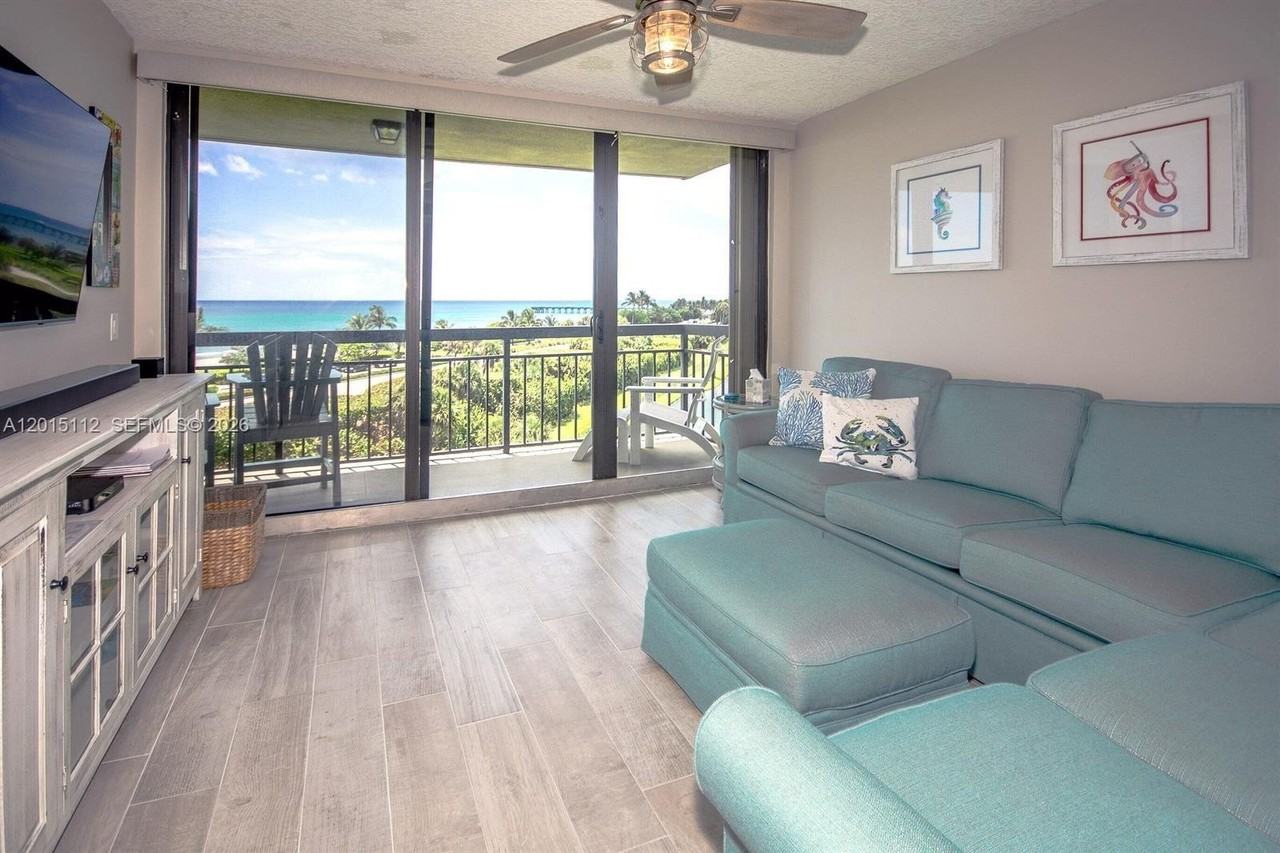 101 S Seas Dr #502 - Photo 5 of 44