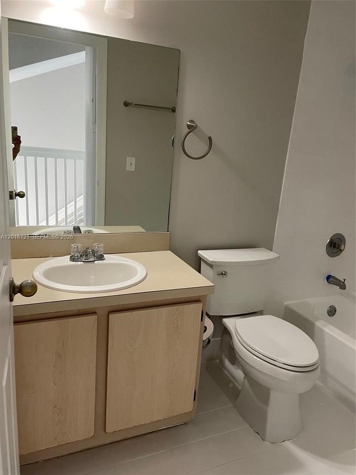711 Sw 148th Ave #414 - Photo 5 of 20