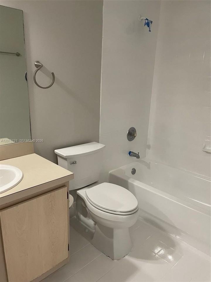 711 Sw 148th Ave #414 - Photo 6 of 20