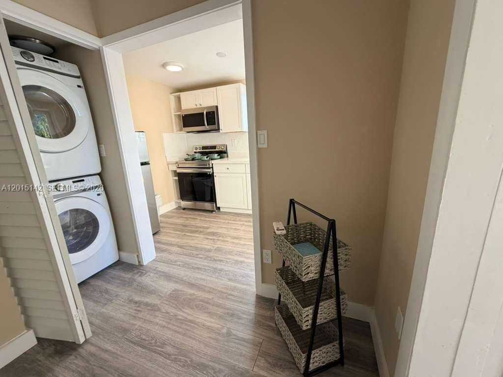 943 79th Ter #202 - Photo 7 of 14