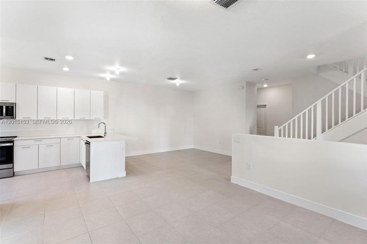 8336 Central Park Blvd - Photo 3 of 24