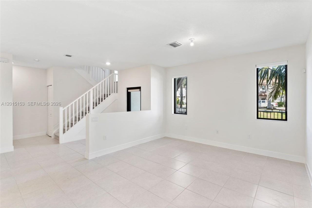 8336 Central Park Blvd - Photo 4 of 24