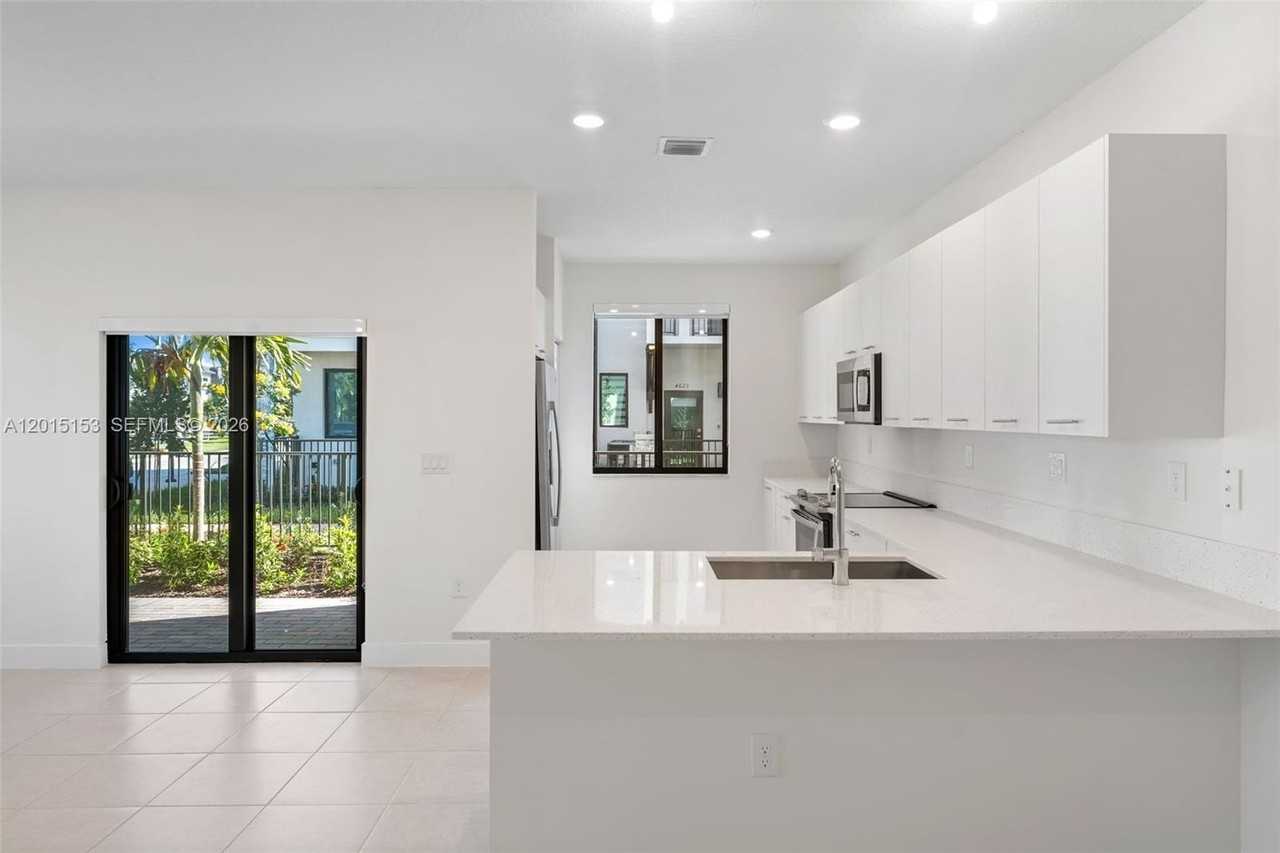 8336 Central Park Blvd - Photo 5 of 24