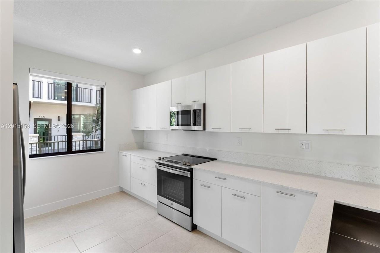 8336 Central Park Blvd - Photo 6 of 24