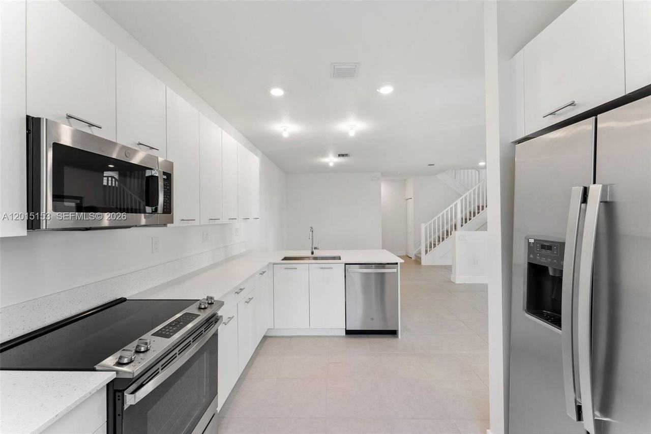8336 Central Park Blvd - Photo 7 of 24
