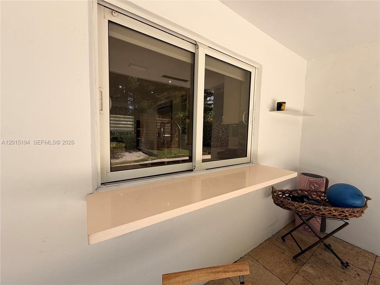 11445 N Bayshore Dr - Photo 7 of 32