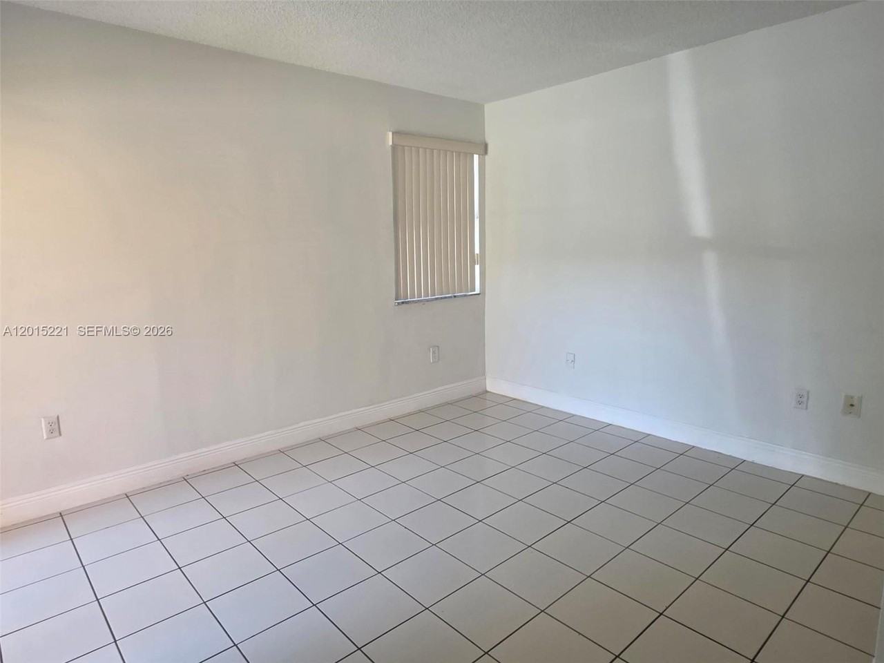 556 Nw 114th Ave #101 - Photo 3 of 10