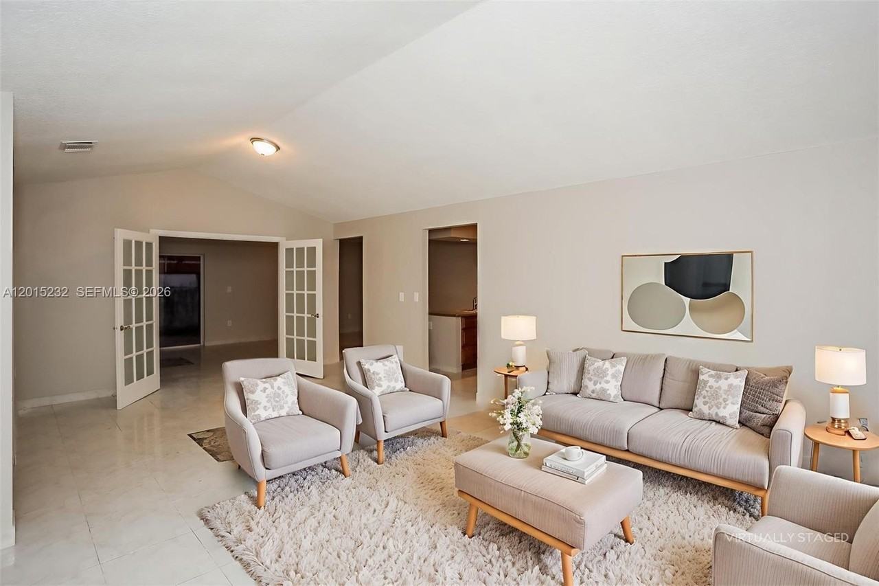 13710 Sw 181st Ter - Photo 5 of 18