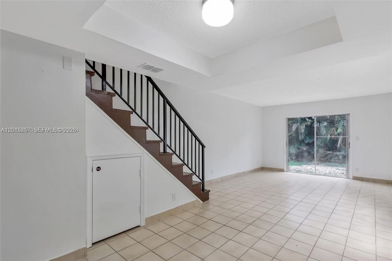 6141 Sw 42nd Ct - Photo 3 of 24