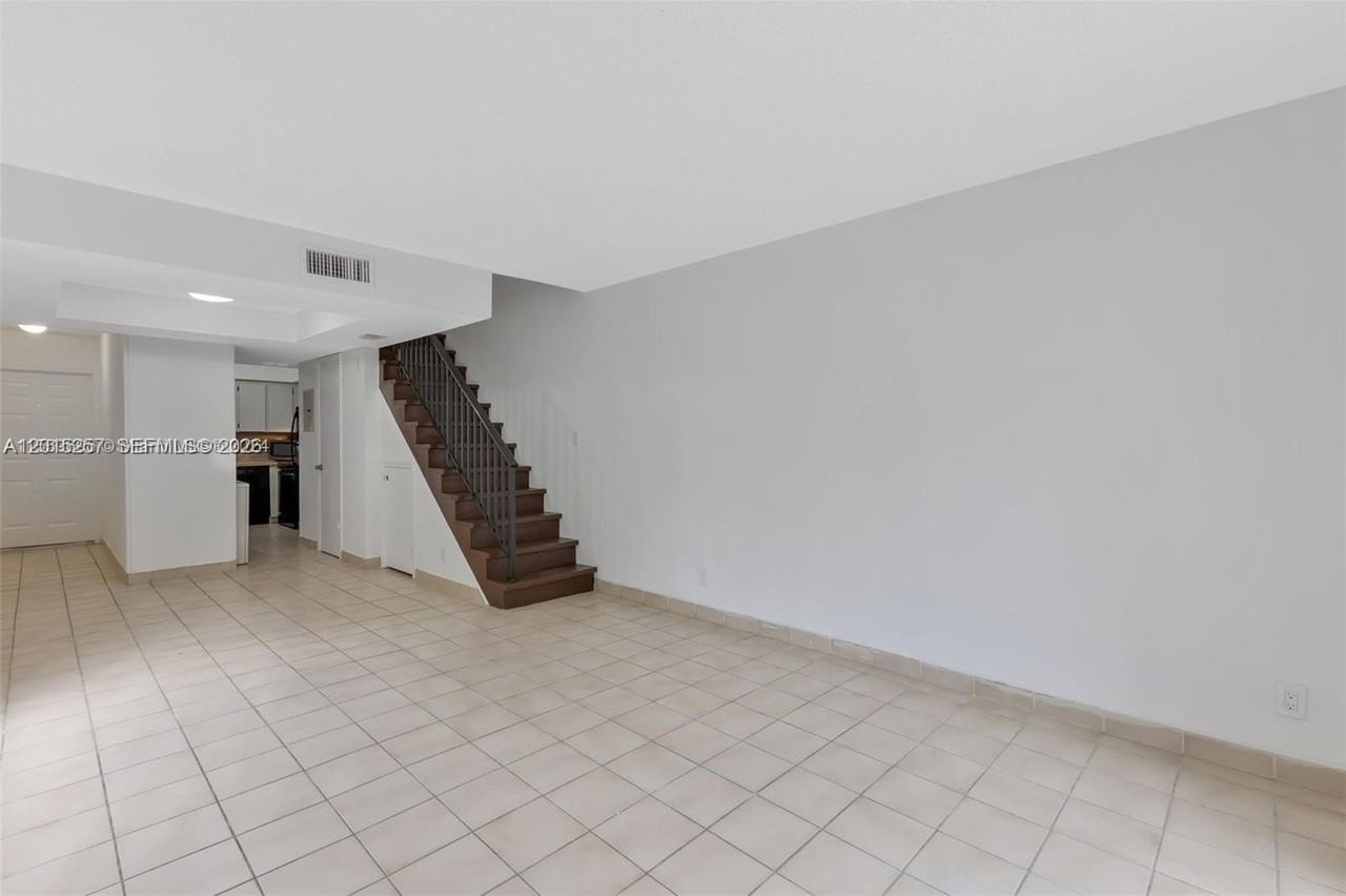 6141 Sw 42nd Ct - Photo 4 of 24