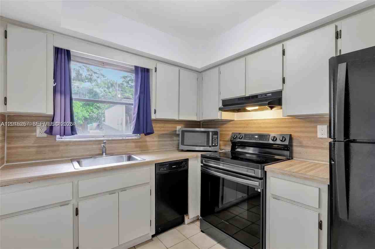 6141 Sw 42nd Ct - Photo 7 of 24