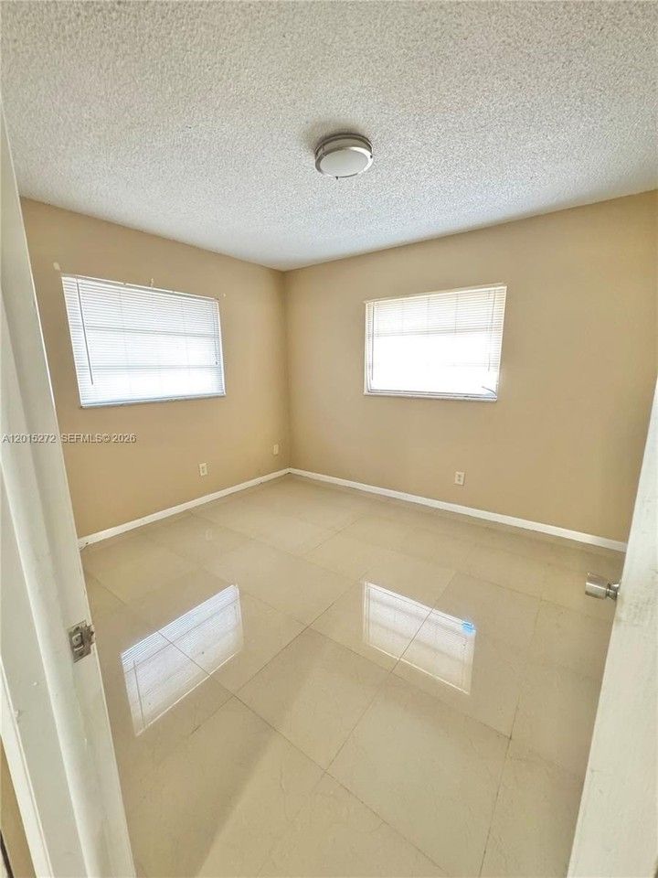 2500 Sw 81st Ave #401 - Photo 3 of 11