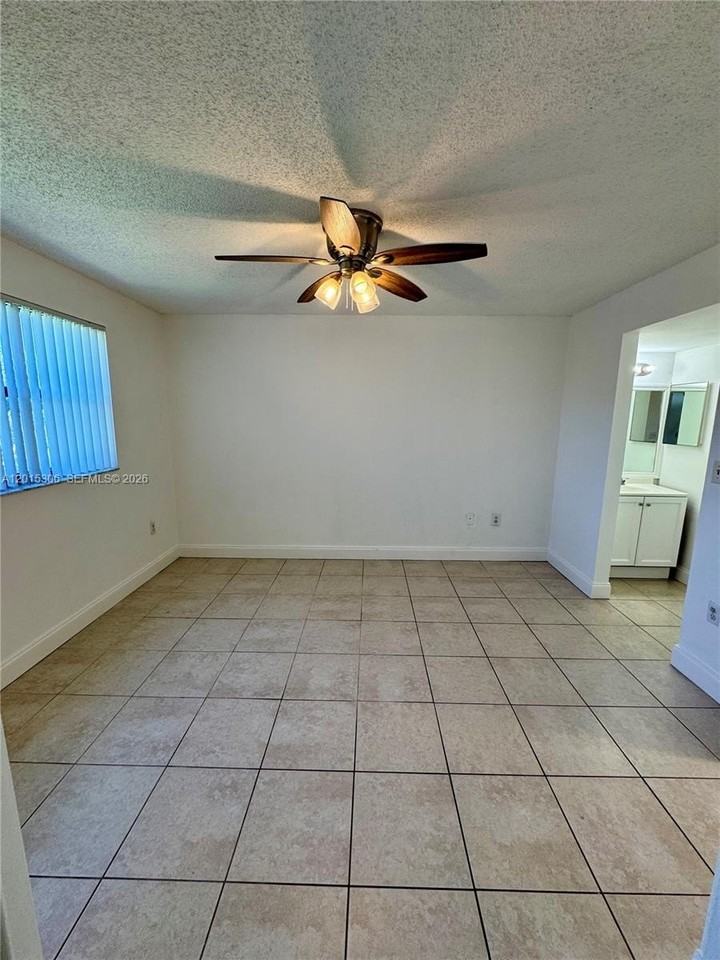 9893 Nob Hill Ln #9893 - Photo 4 of 12