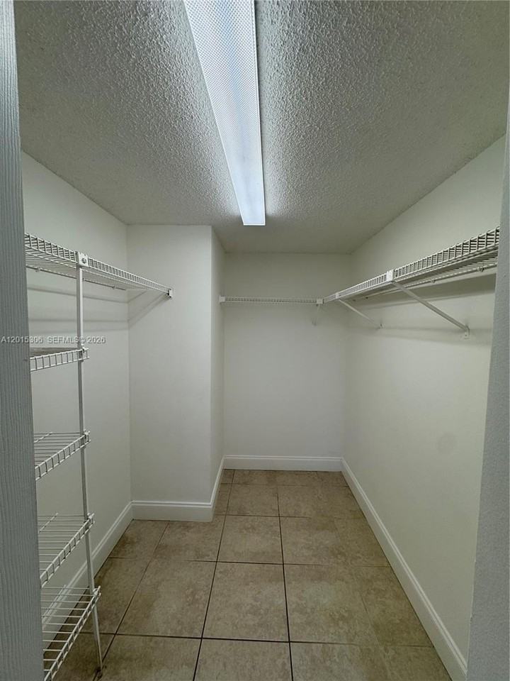 9893 Nob Hill Ln #9893 - Photo 7 of 12