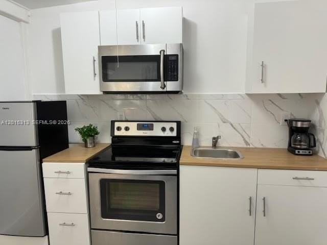 1270 Ne 210th Ter #B - Photo 4 of 12