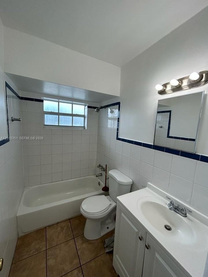 7920 East Dr #14 - Photo 3 of 23