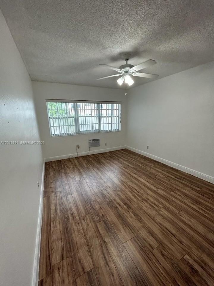 7920 East Dr #14 - Photo 7 of 23