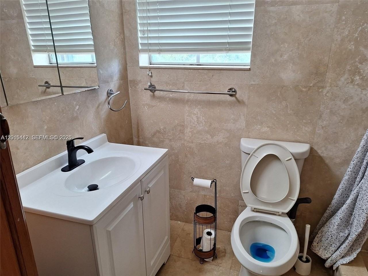 2199 Ne 182nd St #0 - Photo 5 of 11