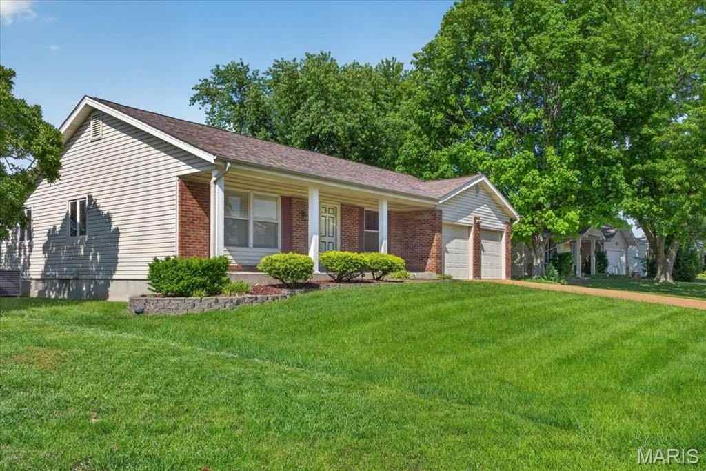 4038 N Bridge Dr - Photo 2 of 28