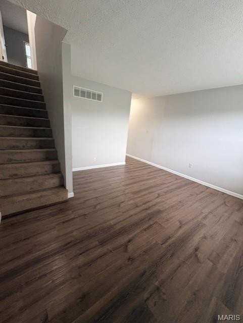 1034 Belle Valley Dr - Photo 2 of 14