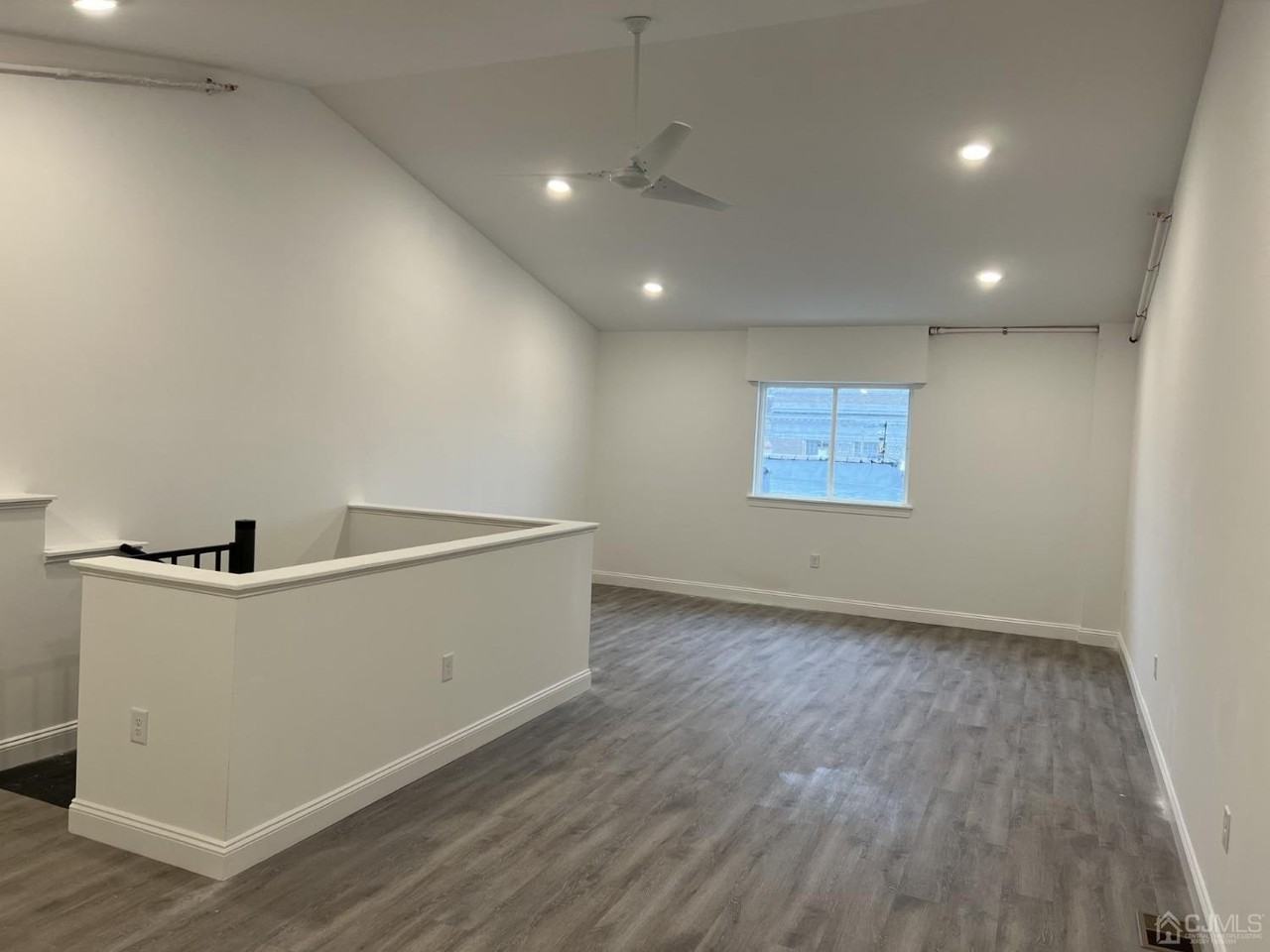37 Main St #7 - Photo 4 of 6
