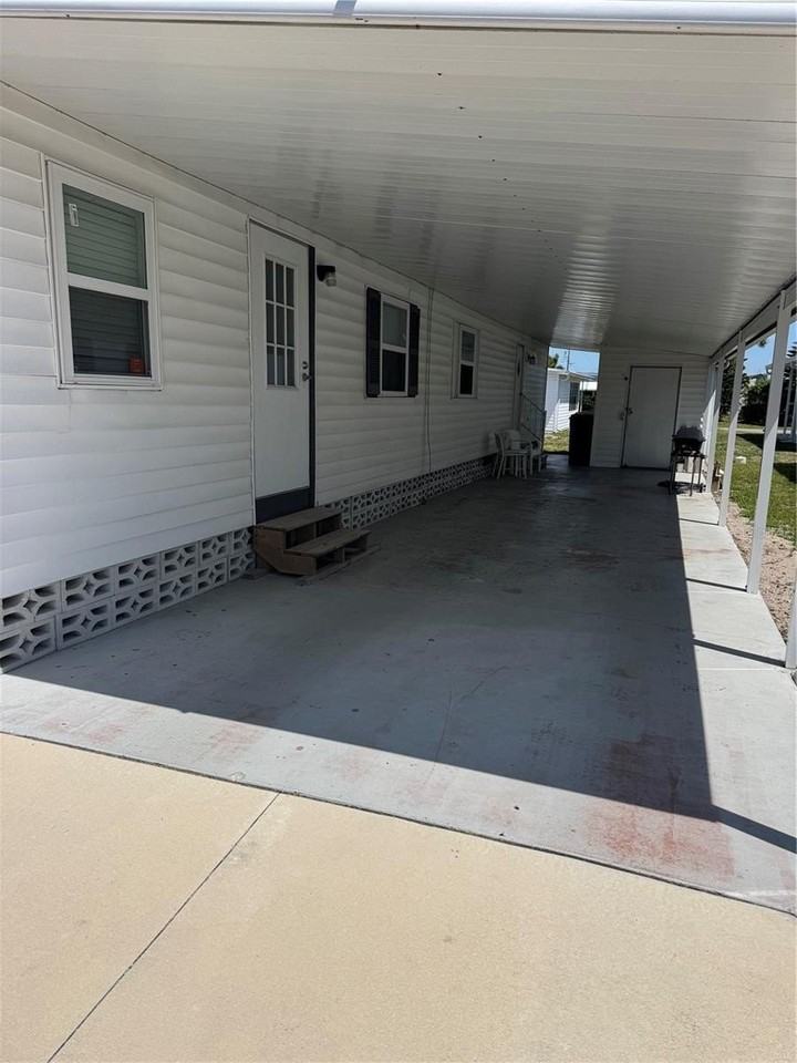 105 Del Rio Dr - Photo 2 of 20