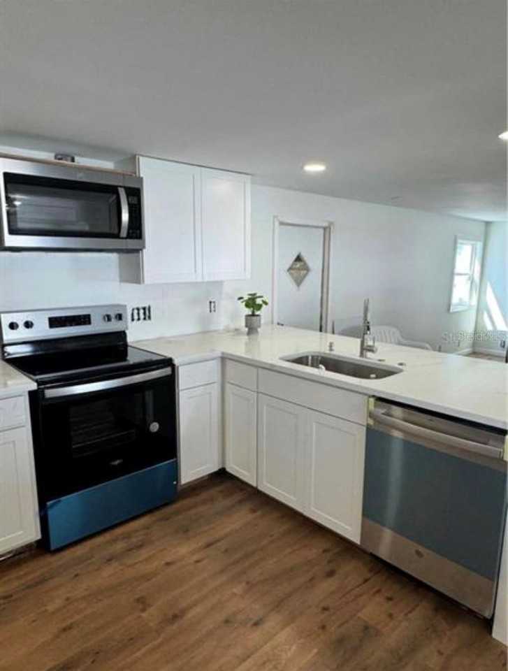 105 Del Rio Dr - Photo 4 of 20