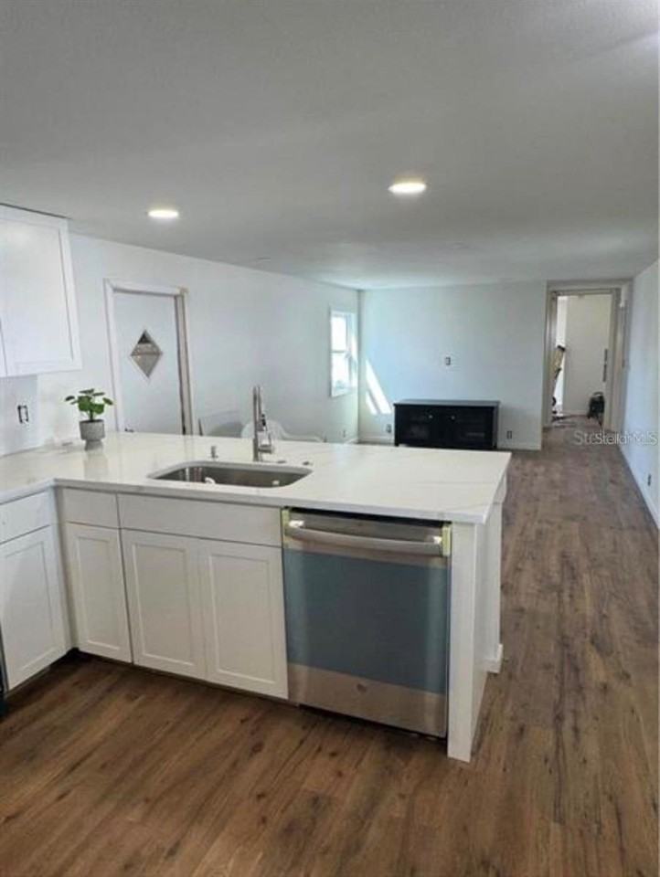105 Del Rio Dr - Photo 5 of 20