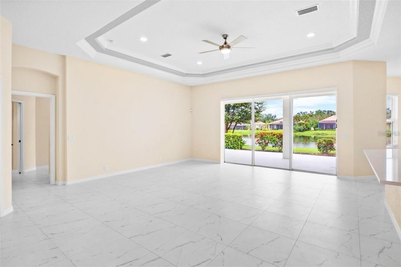 4971 Sabal Lake Cir - Photo 7 of 39