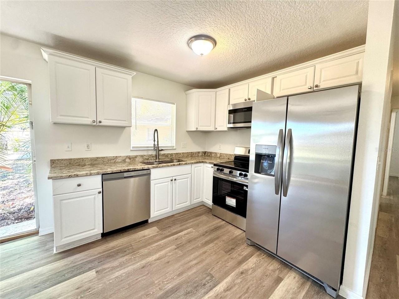 307 27th St E - Photo 2 of 10