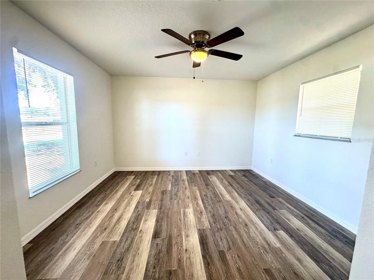 307 27th St E - Photo 5 of 10