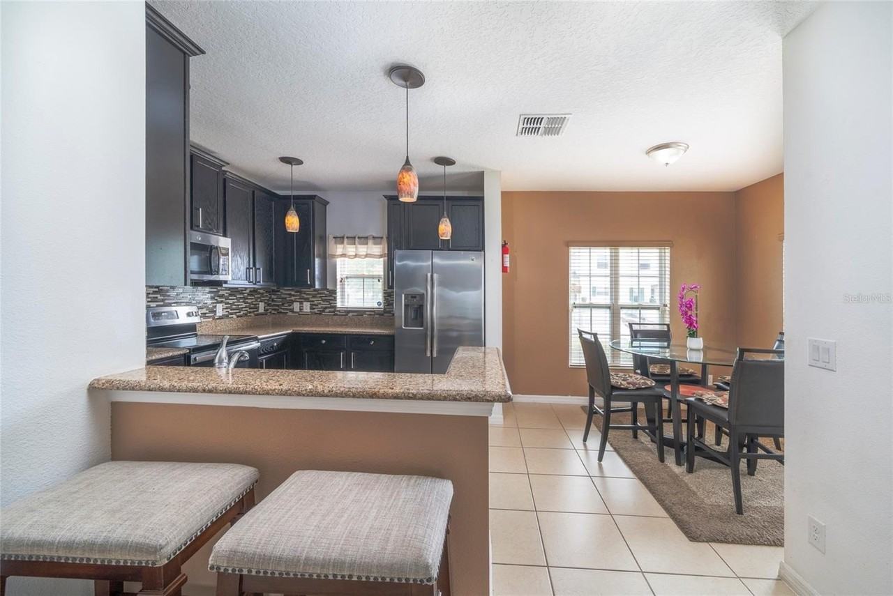 212 Primrose Dr - Photo 6 of 21
