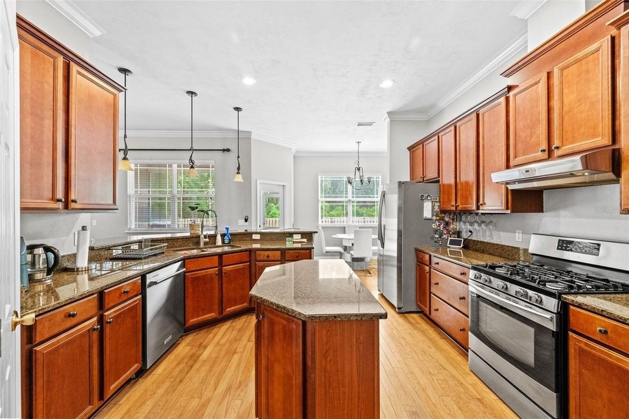 8629 Sw 80th Pl - Photo 6 of 48