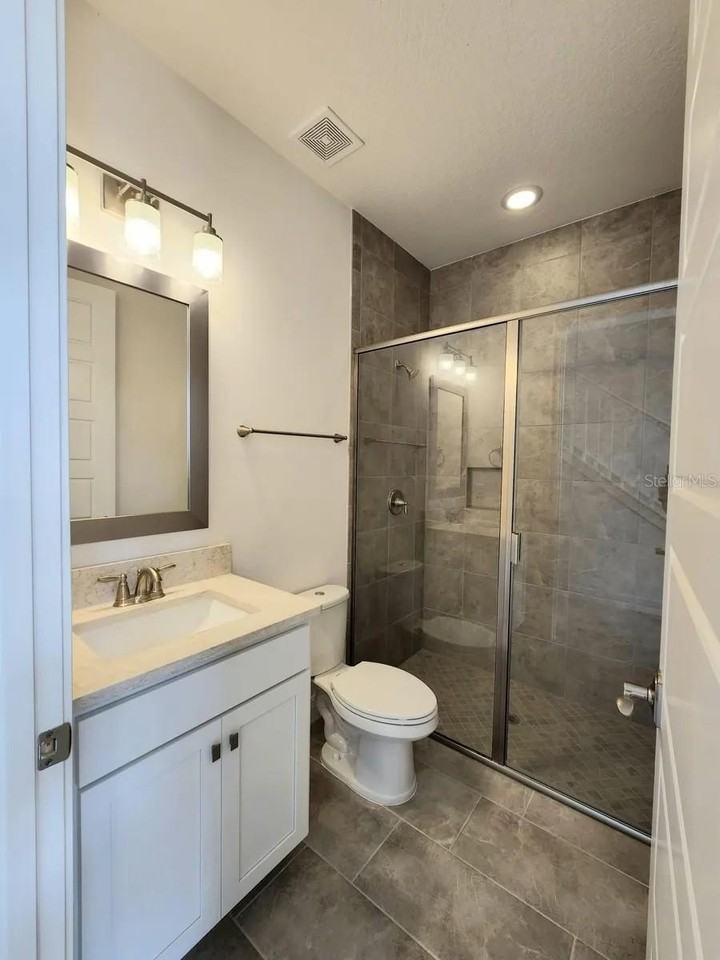 13647 Larkton Ln - Photo 5 of 38