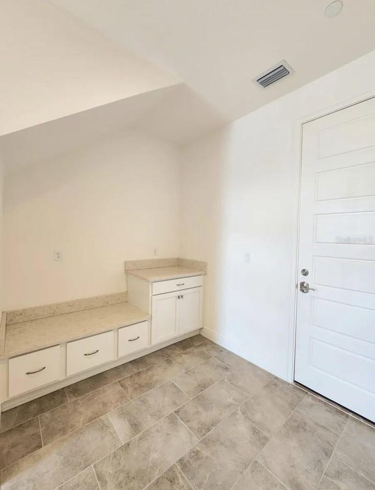13647 Larkton Ln - Photo 7 of 38