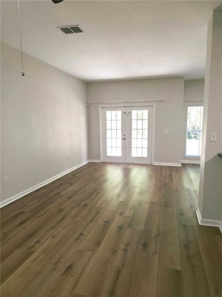 8216 Downpatrick Ct - Photo 5 of 36