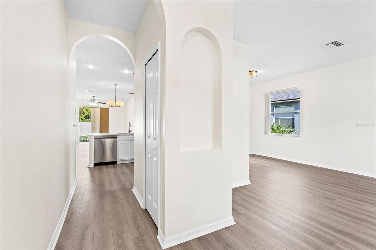 10301 Beneva Dr - Photo 6 of 12