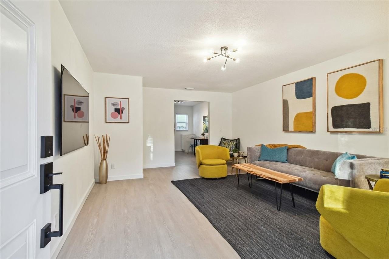 6422 S Adelia Ave - Photo 4 of 10