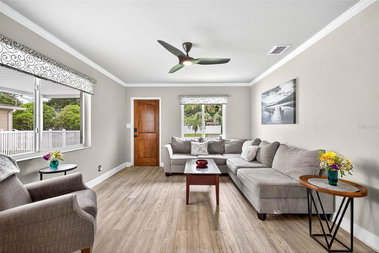 5519 Commonwealth Ave N - Photo 5 of 34