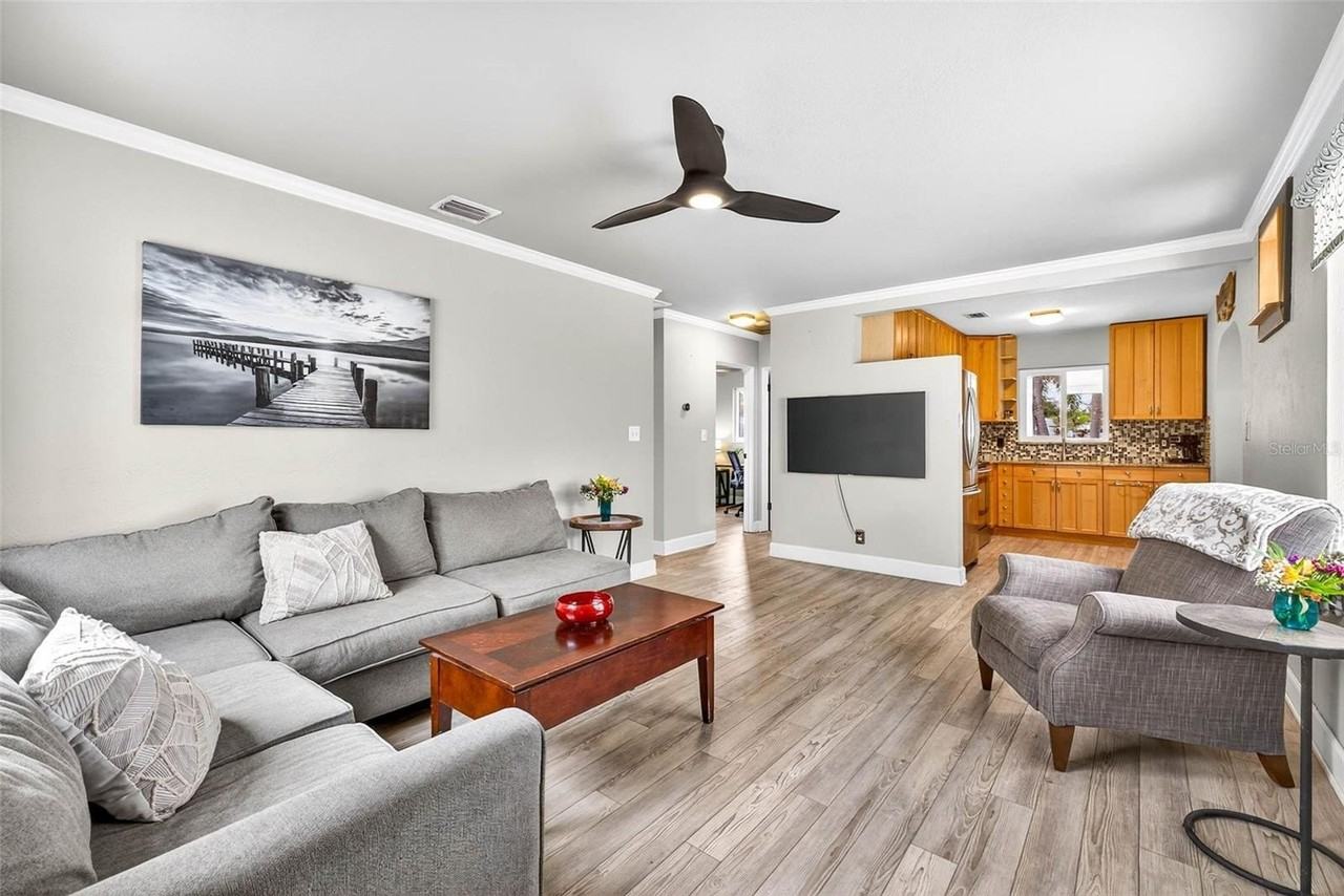 5519 Commonwealth Ave N - Photo 6 of 34