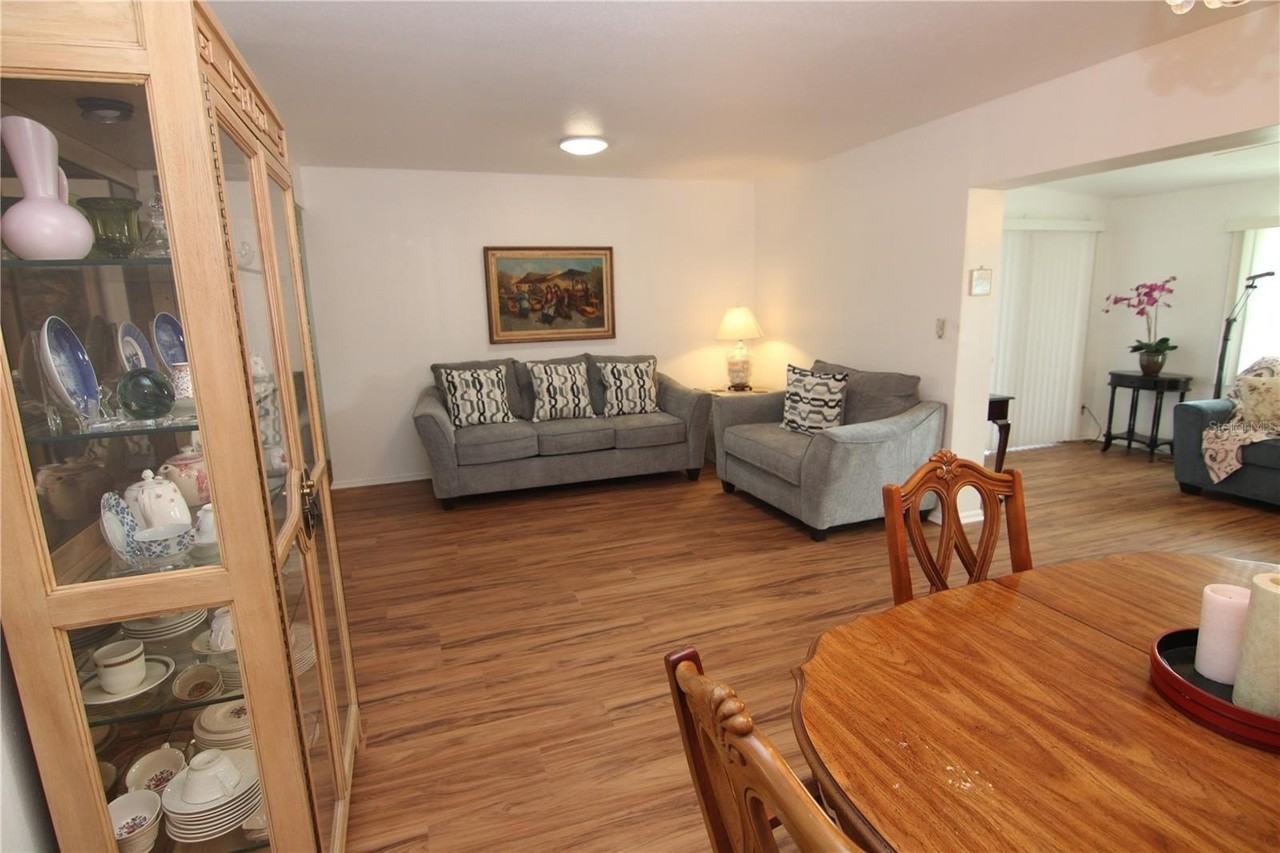 810 Oakmont Ave - Photo 2 of 20