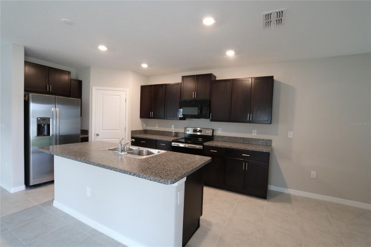4714 Norman Oak Pl - Photo 3 of 32