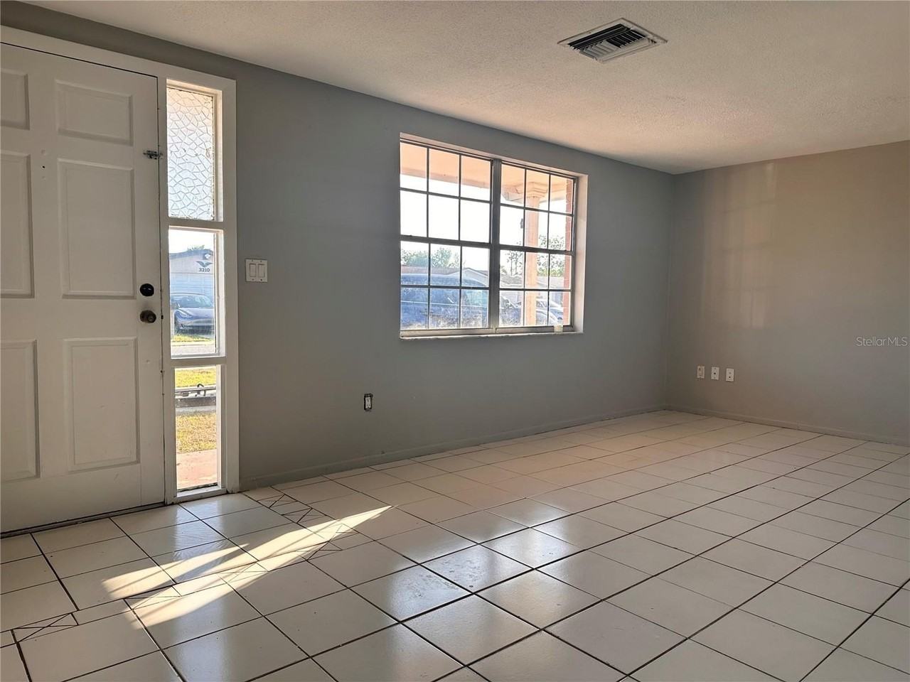3215 Bright Dr - Photo 3 of 22